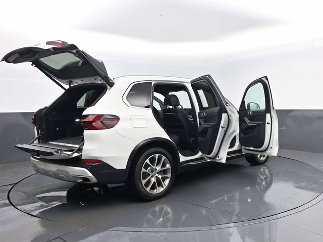 2024 Alpine White BMW X5 xDrive50e AWD SUV