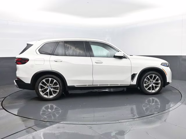2024 Alpine White BMW X5 xDrive50e AWD SUV