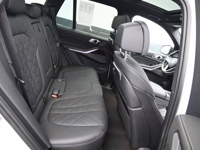 2024 Alpine White BMW X5 xDrive50e AWD SUV