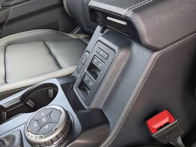 2026 Avalanche Gray Ford Bronco Outer Banks 4X4 SUV