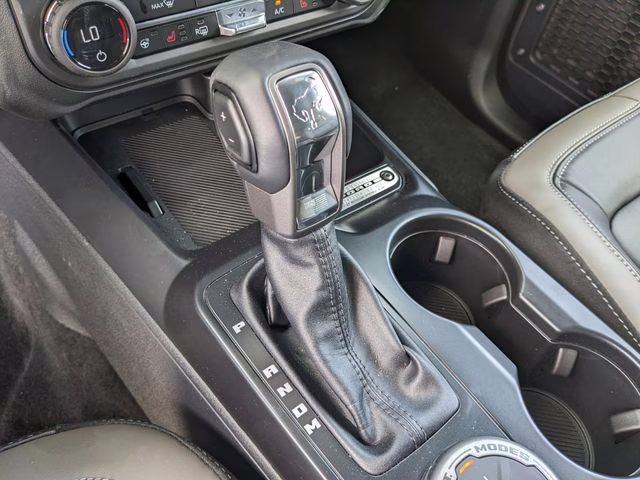 2026 Avalanche Gray Ford Bronco Outer Banks 4X4 SUV