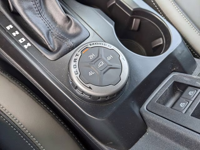 2026 Avalanche Gray Ford Bronco Outer Banks 4X4 SUV