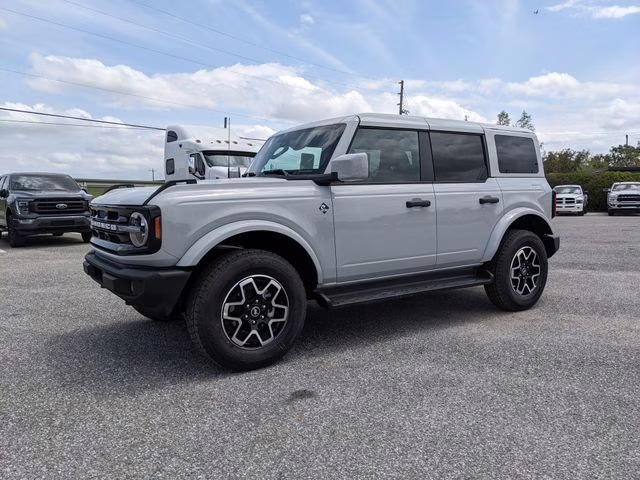 2026 Avalanche Gray Ford Bronco Outer Banks 4X4 SUV