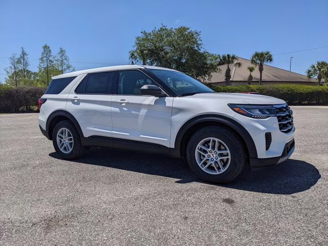 2026 Star White Metallic Tri-Coat Ford Explorer Active RWD SUV