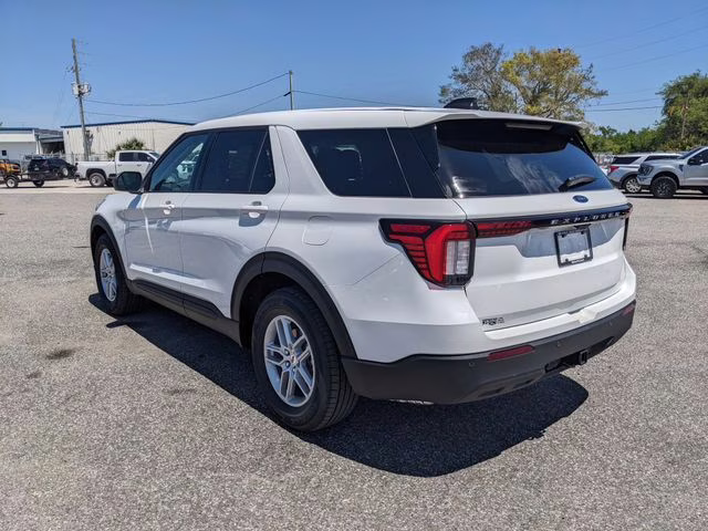 2026 Star White Metallic Tri-Coat Ford Explorer Active RWD SUV