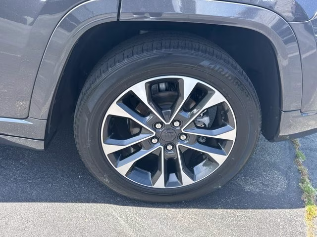 2023 Baltic Gray Metallic Clearcoat Jeep Grand Cherokee 4X4 SUV