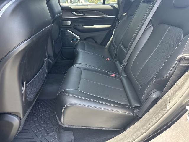 2023 Baltic Gray Metallic Clearcoat Jeep Grand Cherokee 4X4 SUV