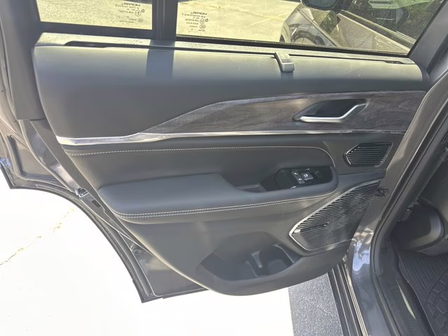 2023 Baltic Gray Metallic Clearcoat Jeep Grand Cherokee 4X4 SUV