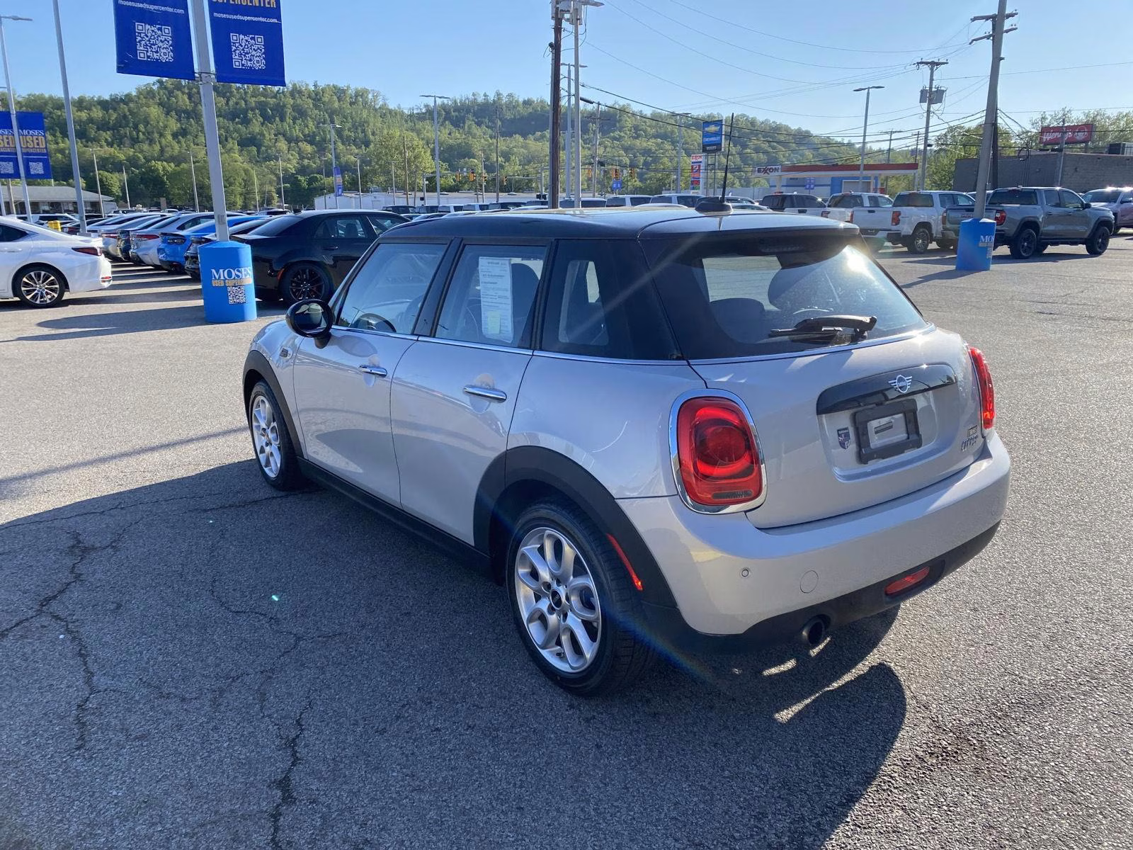 2019 White Silver Metallic MINI Hardtop 4 Door Cooper FWD Hatchback