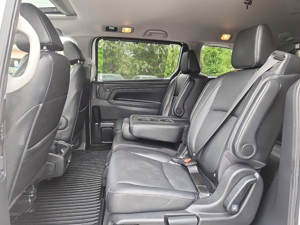 2022 Platinum White Pearl Honda Odyssey EX-L FWD Van
