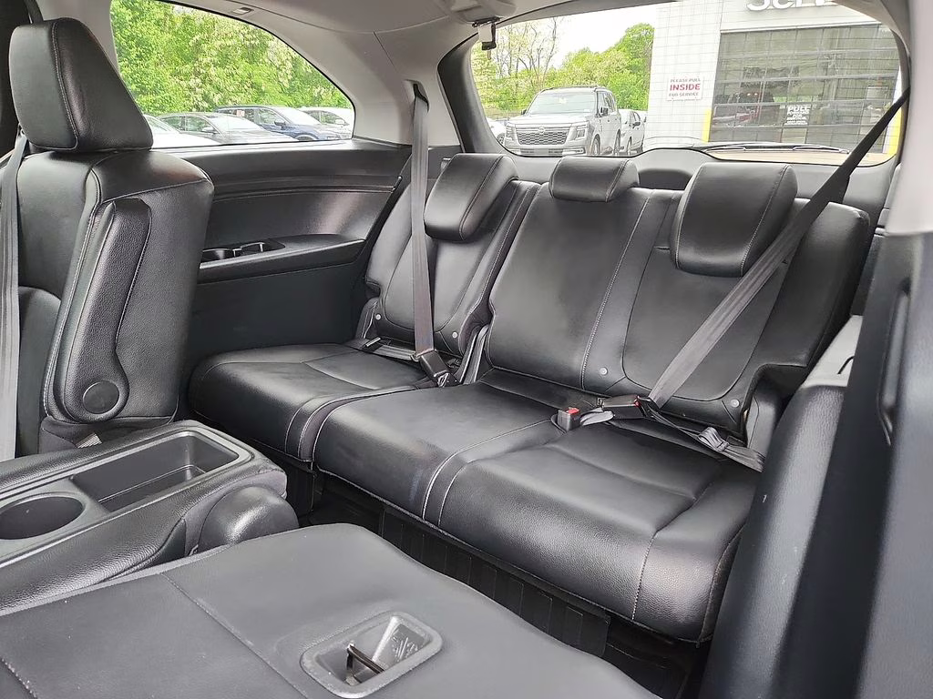 2022 Platinum White Pearl Honda Odyssey EX-L FWD Van