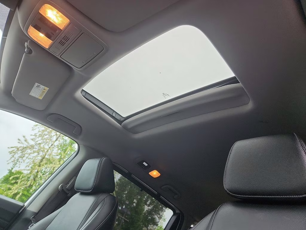 2022 Platinum White Pearl Honda Odyssey EX-L FWD Van