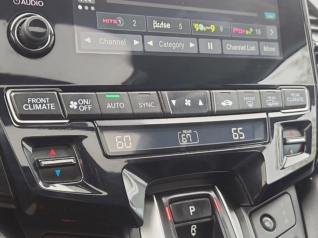 2022 Platinum White Pearl Honda Odyssey EX-L FWD Van