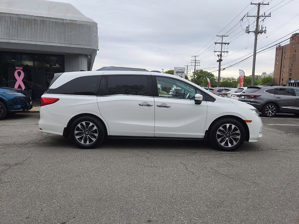 2022 Platinum White Pearl Honda Odyssey EX-L FWD Van