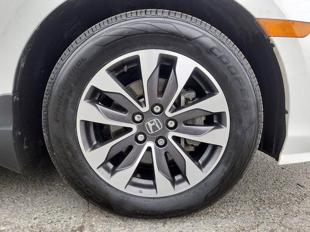 2022 Platinum White Pearl Honda Odyssey EX-L FWD Van