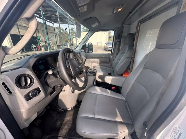 2024 Oxford White Ford E-350SD Base RWD Truck