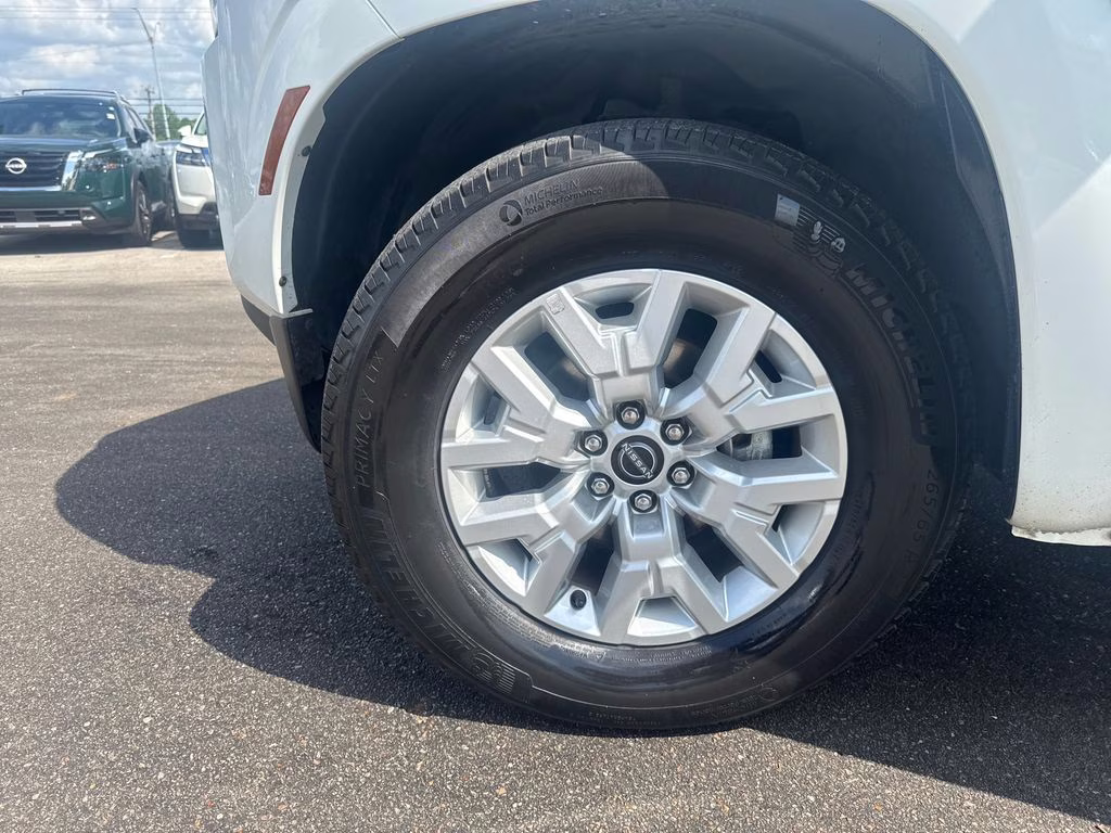 2023 Glacier White Nissan Frontier SV RWD Truck