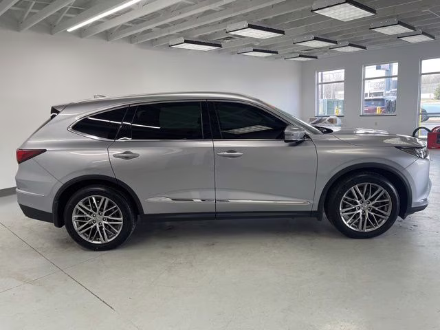 2024 Lunar Silver Metallic Acura MDX Advance AWD SUV