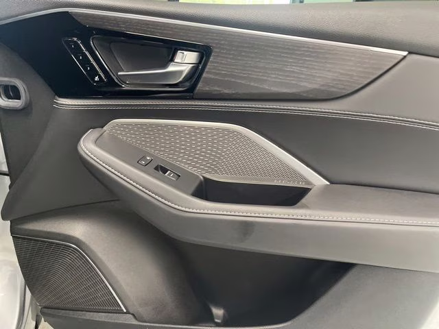 2024 Lunar Silver Metallic Acura MDX Advance AWD SUV