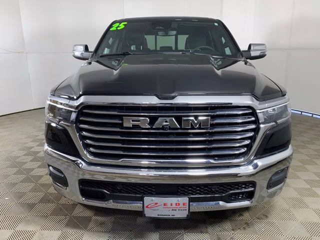 2025 Diamond Black Crystal Pearlcoat Ram 1500 Laramie 4X4 Truck