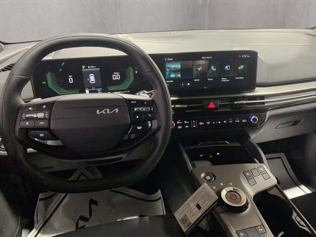 2026 Snow White Pearl Kia Sportage Hybrid X-Line AWD SUV