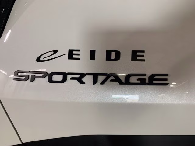 2026 Snow White Pearl Kia Sportage Hybrid X-Line AWD SUV