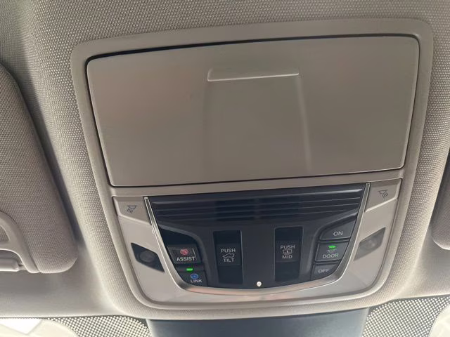 2024 Lunar Silver Metallic Acura MDX Advance AWD SUV
