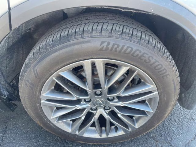 2024 Lunar Silver Metallic Acura MDX Advance AWD SUV