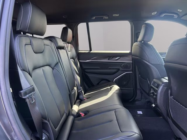 2026 Baltic Gray Metallic Clearcoat Jeep Grand Cherokee Limited 4X4 SUV