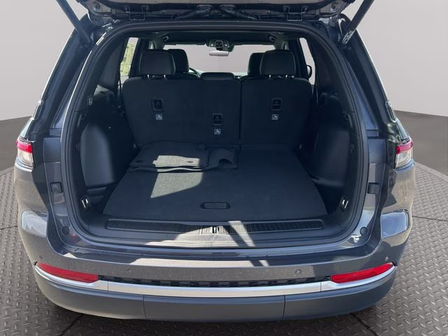 2026 Baltic Gray Metallic Clearcoat Jeep Grand Cherokee Limited 4X4 SUV