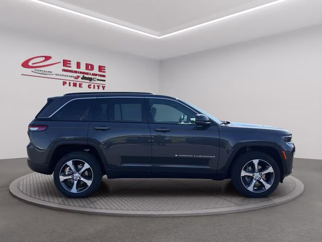 2026 Baltic Gray Metallic Clearcoat Jeep Grand Cherokee Limited 4X4 SUV