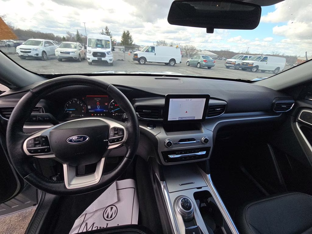 2022 Silver Metallic Ford Explorer XLT w/Twin Panel Moonroof & Co-Pilot 360 4X4 SUV