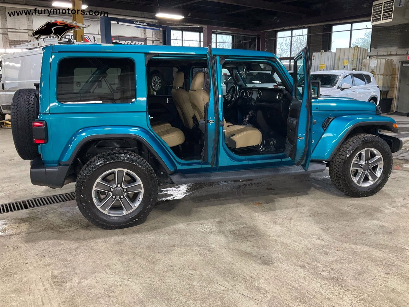 2019 Bikini Pearlcoat Jeep Wrangler Unlimited Sahara 4X4 SUV