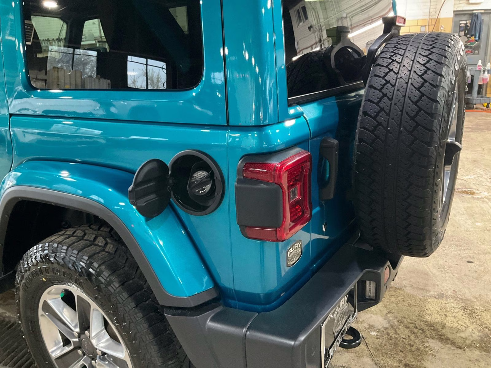 2019 Bikini Pearlcoat Jeep Wrangler Unlimited Sahara 4X4 SUV