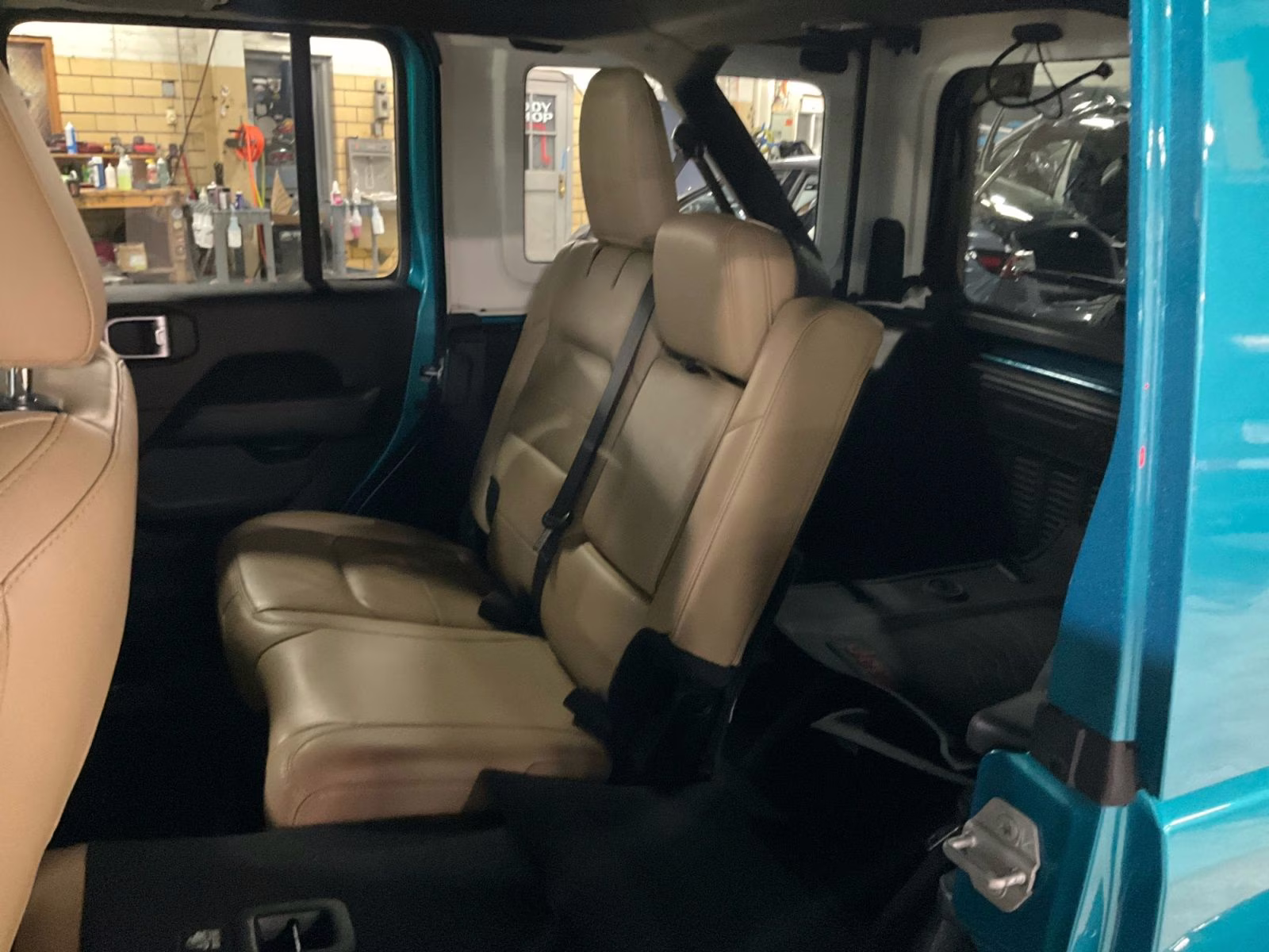 2019 Bikini Pearlcoat Jeep Wrangler Unlimited Sahara 4X4 SUV