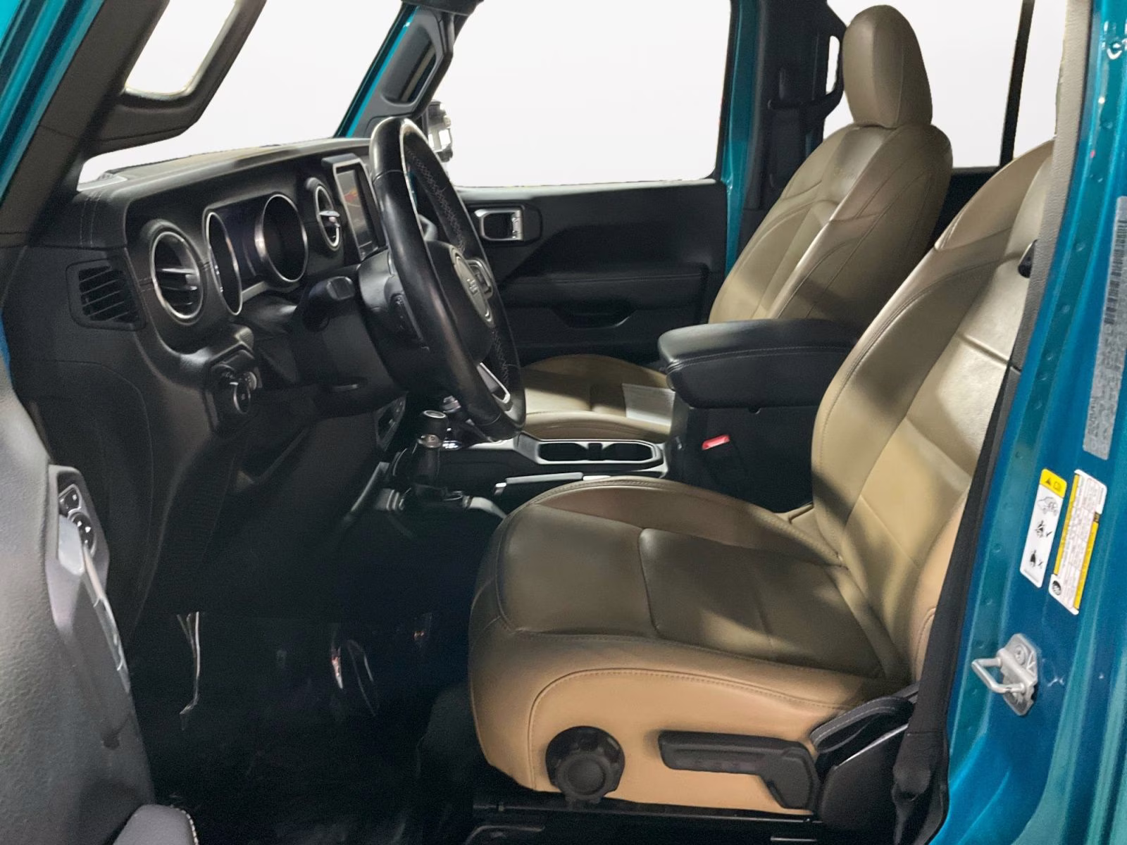 2019 Bikini Pearlcoat Jeep Wrangler Unlimited Sahara 4X4 SUV