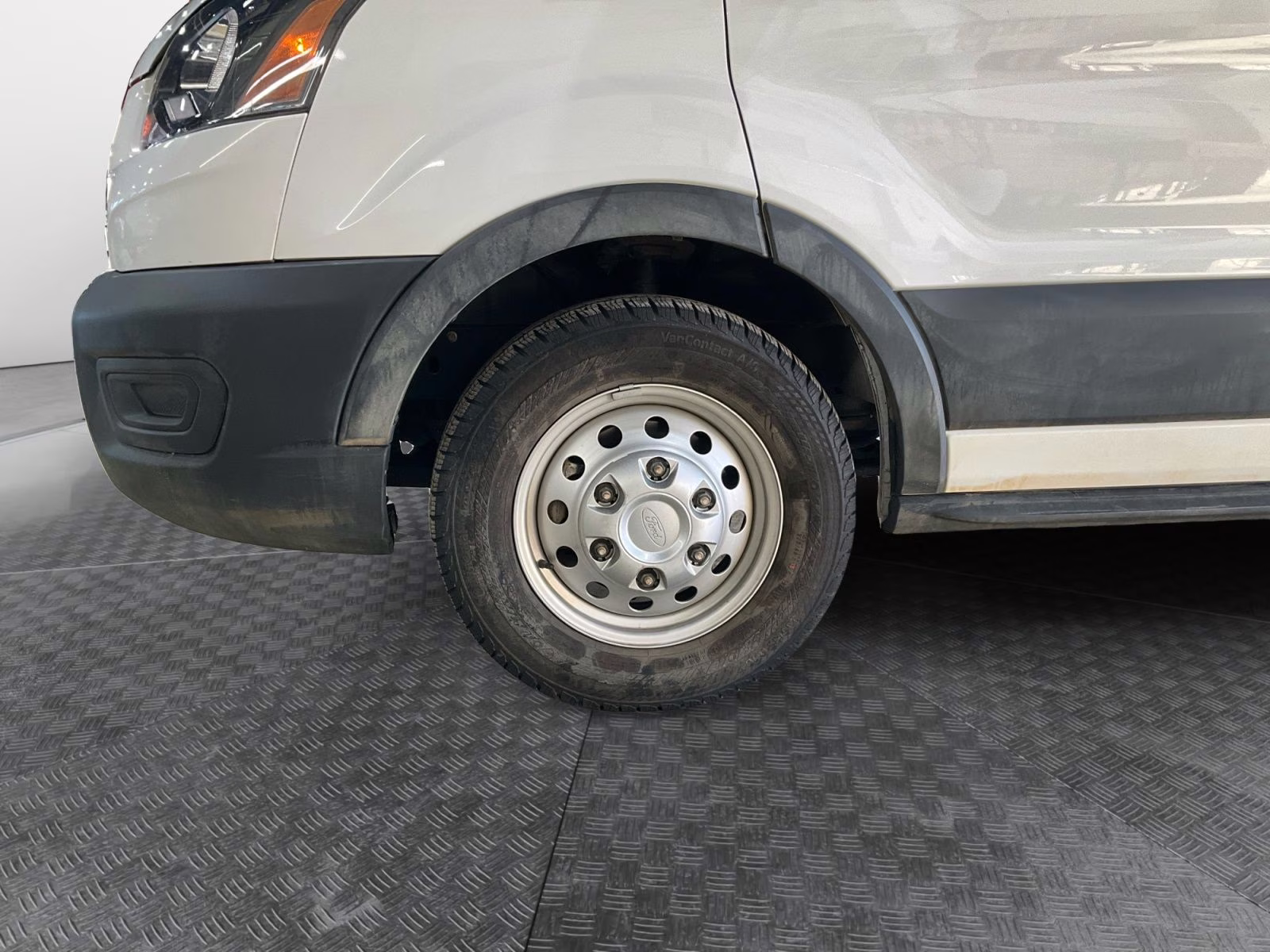 2023 Oxford White Ford Transit-350 XL AWD Crossover