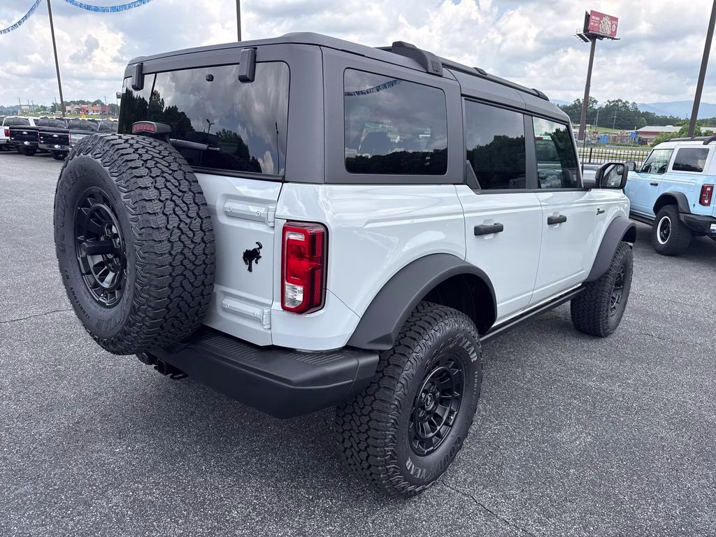 2026 Avalanche Gray Ford Bronco Big Bend 4X4 SUV