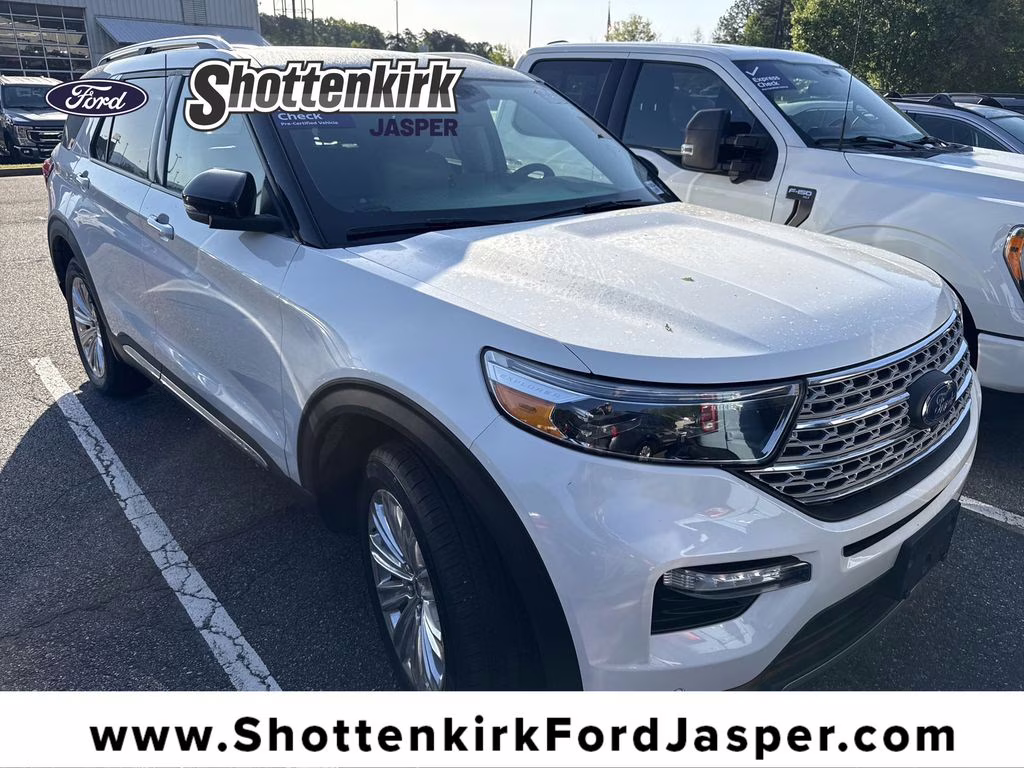 2022 White Metallic Ford Explorer Limited 4X4 SUV