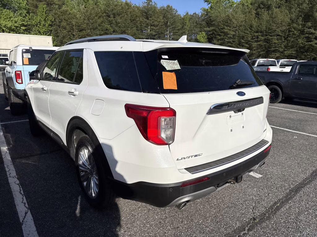 2022 White Metallic Ford Explorer Limited 4X4 SUV
