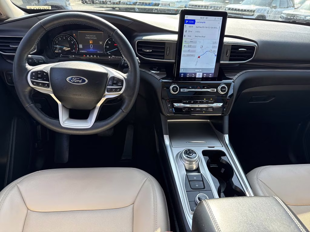 2022 White Metallic Ford Explorer Limited 4X4 SUV