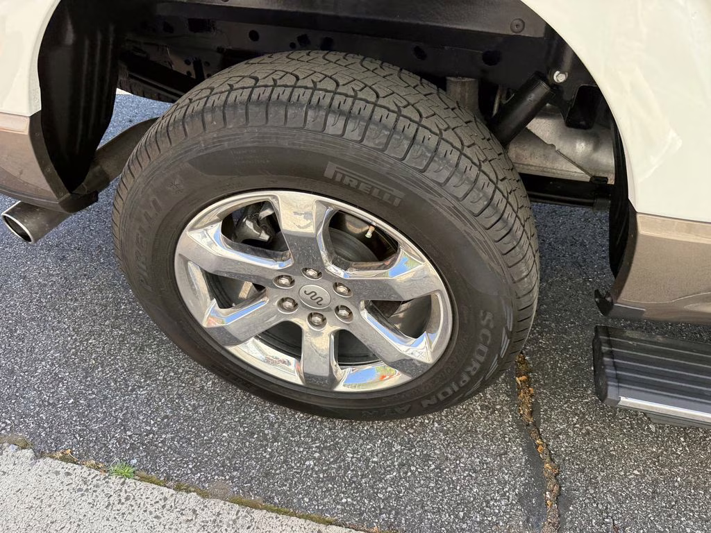 2023 Star White Metallic Tri-Coat Ford F-150 King Ranch 4X4 Truck