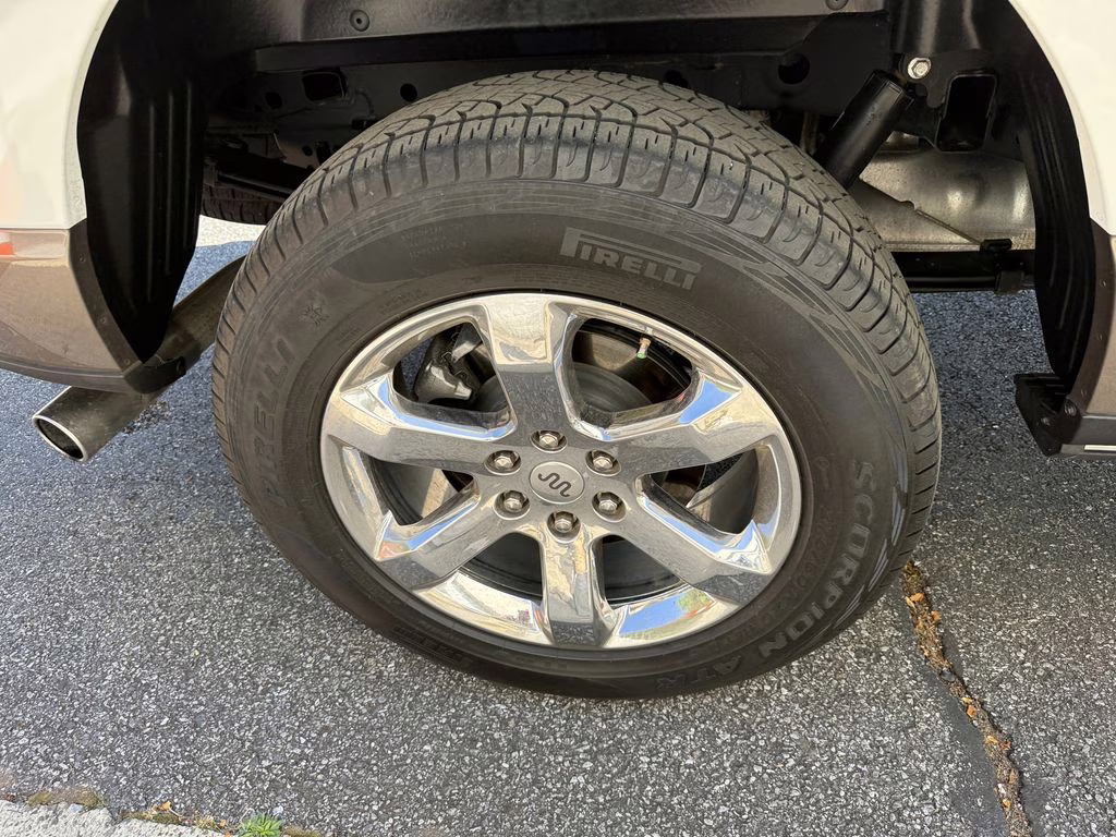 2023 Star White Metallic Tri-Coat Ford F-150 King Ranch 4X4 Truck