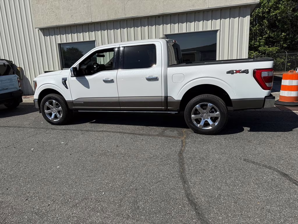 2023 Star White Metallic Tri-Coat Ford F-150 King Ranch 4X4 Truck