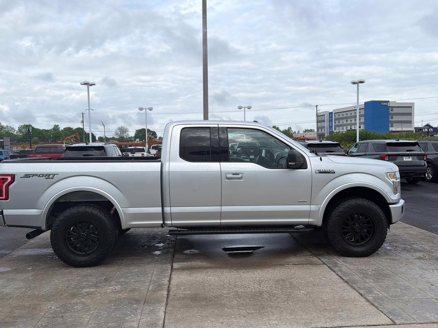 2016 Ingot Silver Metallic Ford F-150 XLT 4X4 Truck