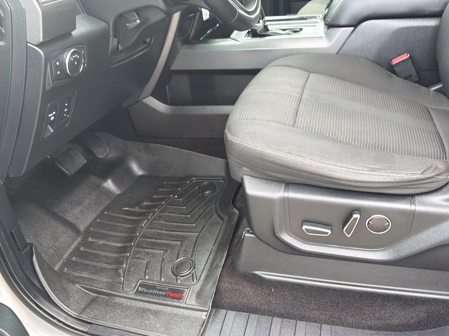 2016 Ingot Silver Metallic Ford F-150 XLT 4X4 Truck