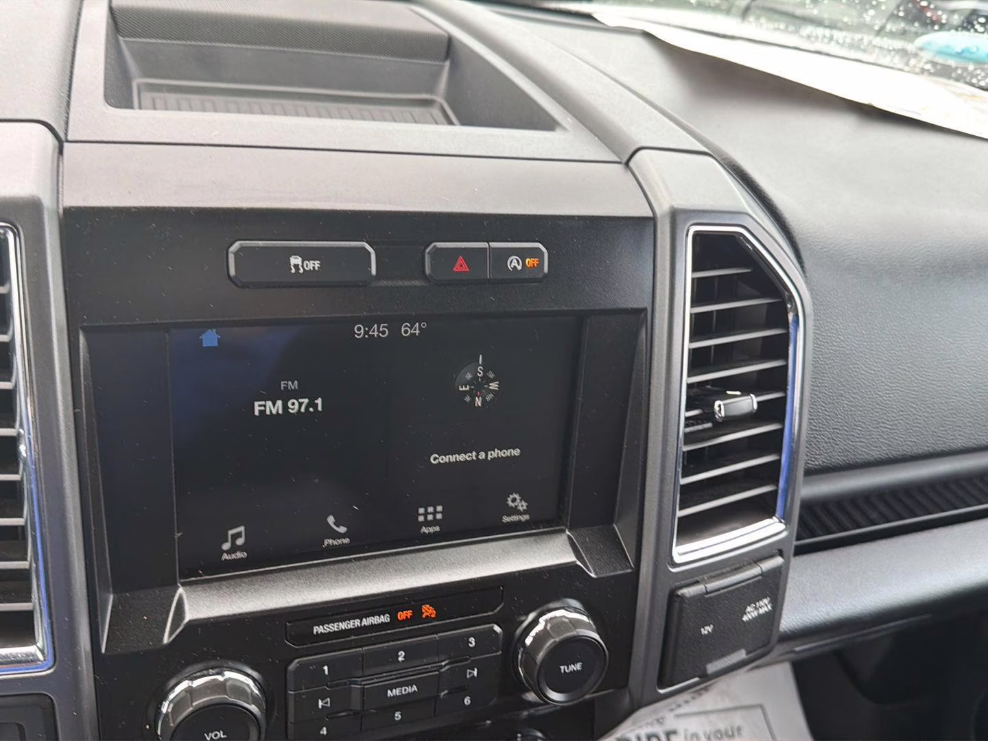 2016 Ingot Silver Metallic Ford F-150 XLT 4X4 Truck