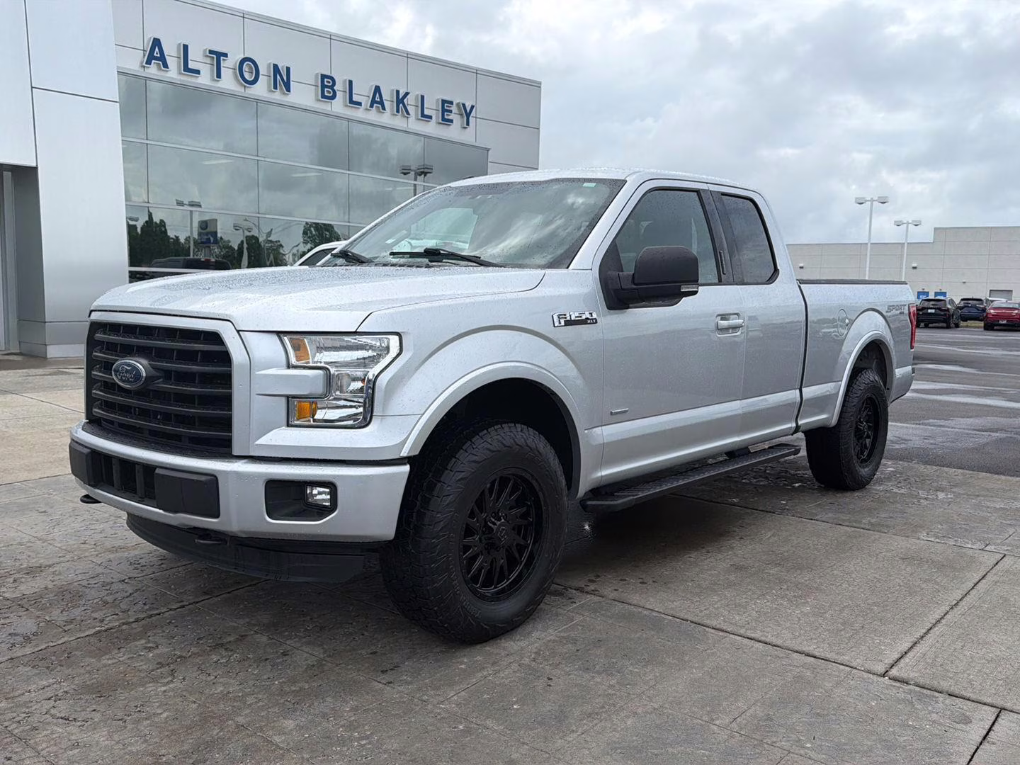 2016 Ingot Silver Metallic Ford F-150 XLT 4X4 Truck