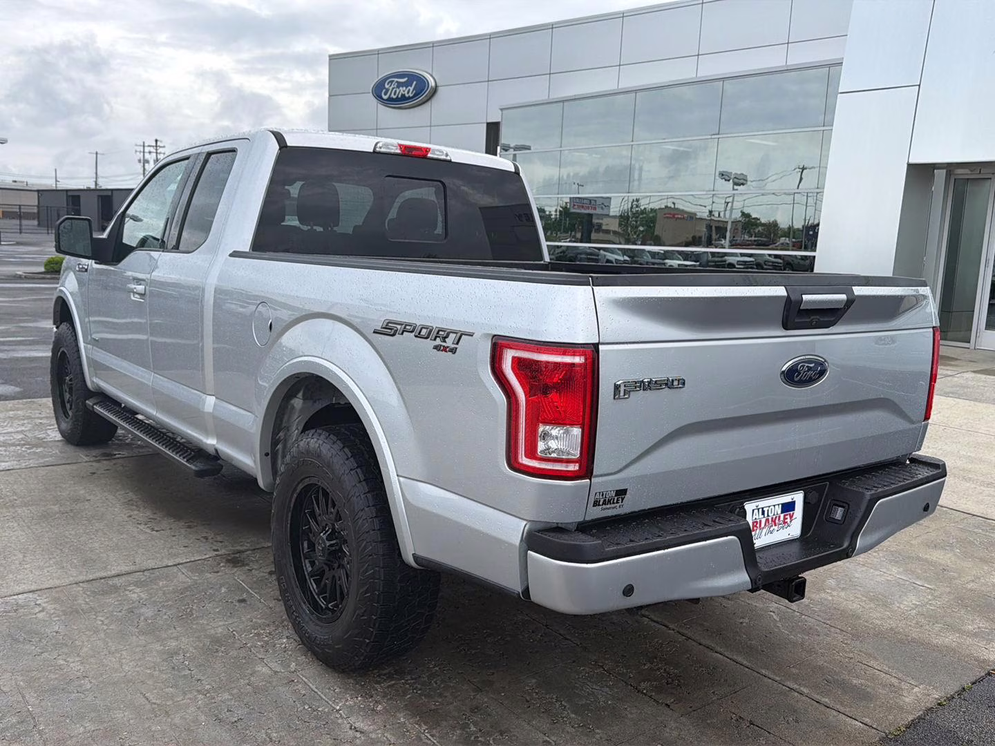 2016 Ingot Silver Metallic Ford F-150 XLT 4X4 Truck