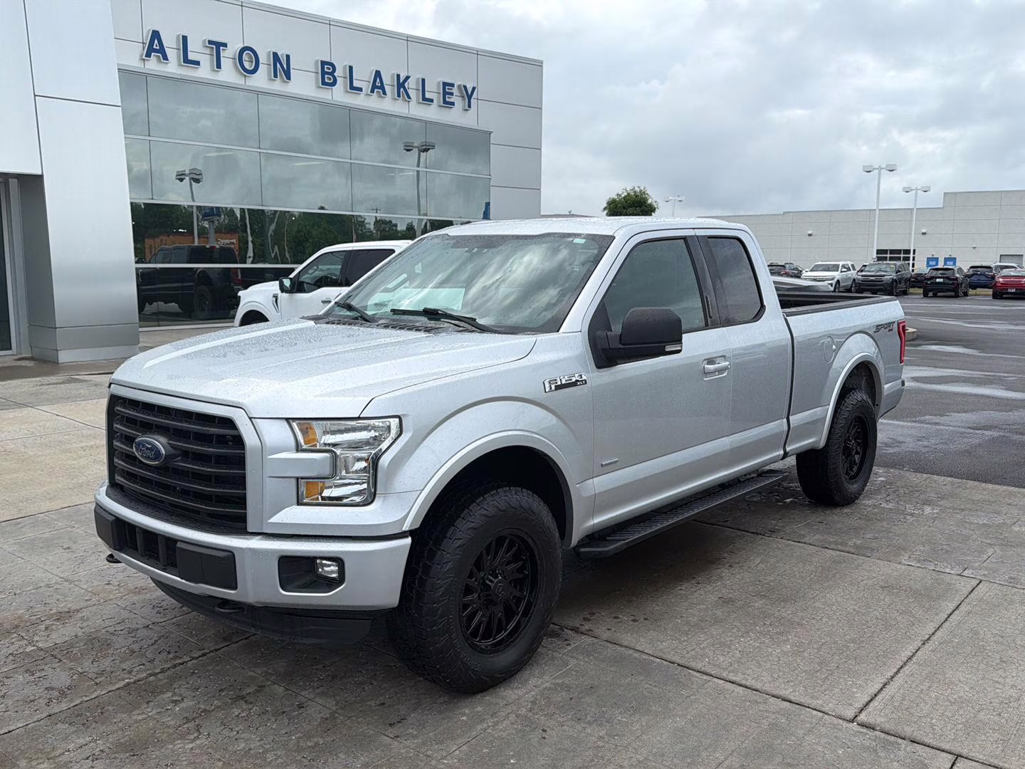 2016 Ingot Silver Metallic Ford F-150 XLT 4X4 Truck